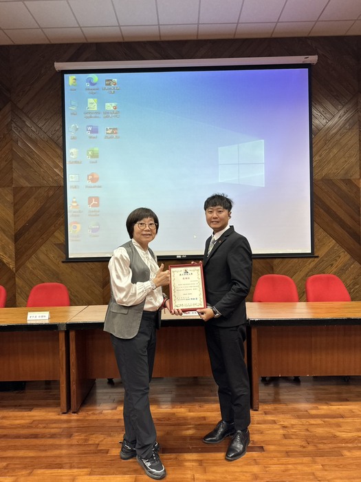 114-11-22 校友分享會合照圖片